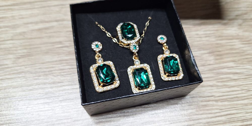 Komplet biżuterii złoto zielony kamień zestaw