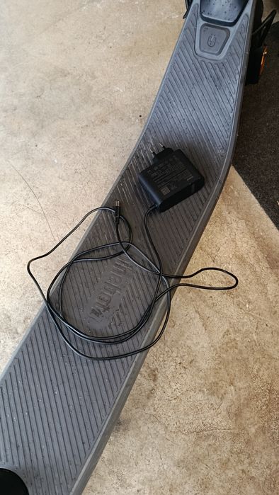 Segway Ninebot E2 | Trotinete Elétrica em Excelente Estado – 230€