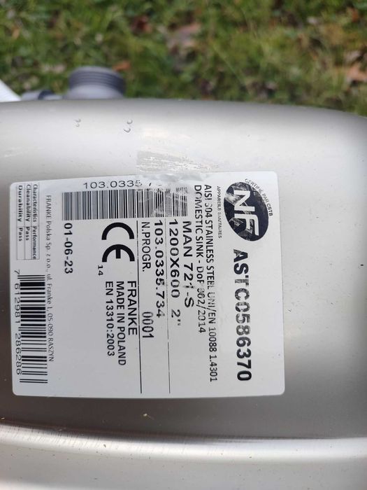 Zlewozmywak dwu komorowy z ociekaczem z nierdzewki