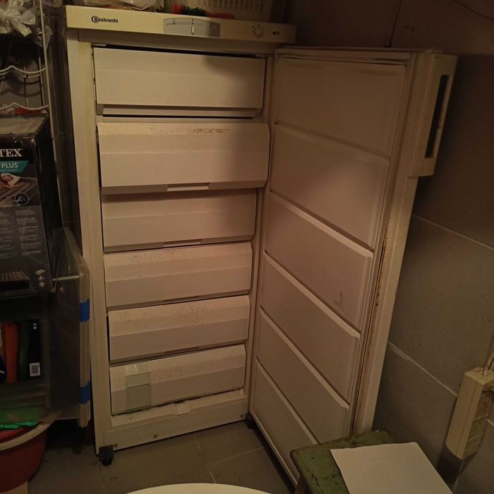 ARCA VERTICAL Bauknecht . Uma boa OPORTUNIDADE, para manter os seus alimentos conservados.