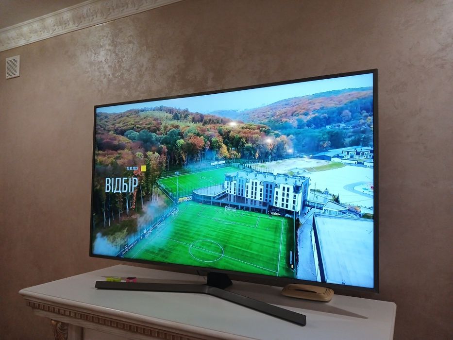 Продам телевізор Samsung UE55RU7442