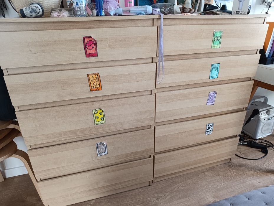 2 cómodas IKEA de 5 gavetas cada