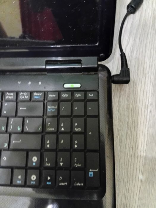 Ноутбук Asus  неробочий НА запчастини