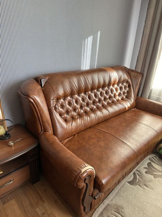 Перетяжка, реставрация мягкой мебели.