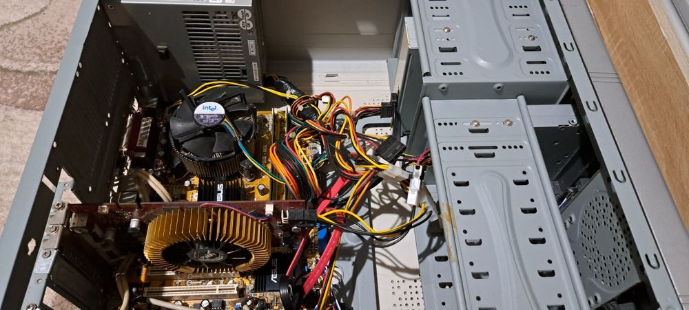 ПК для роботи та ігор.