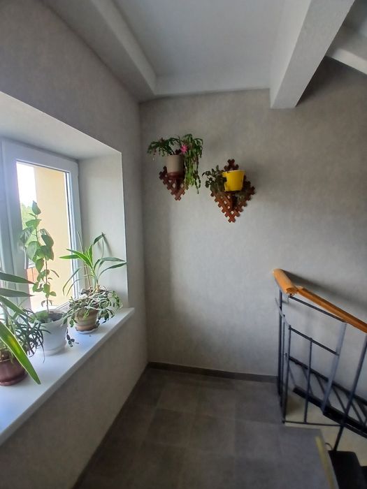Продаж 2-х кімнатної квартири+ земельна  ділянка.Бородянка.