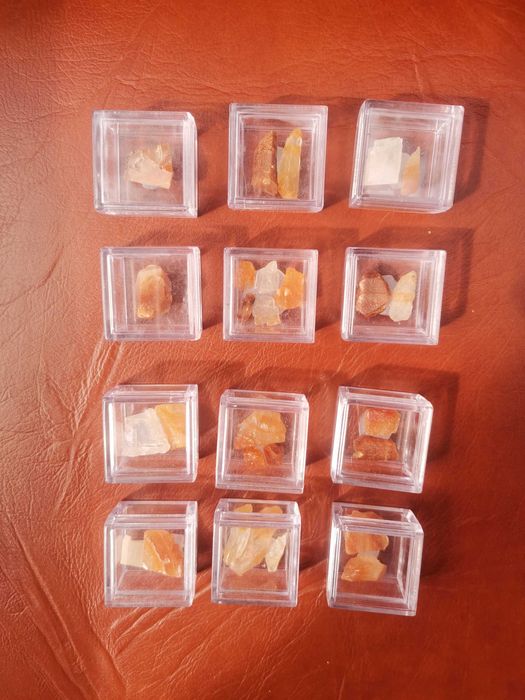 Calcite em caixas de exposição