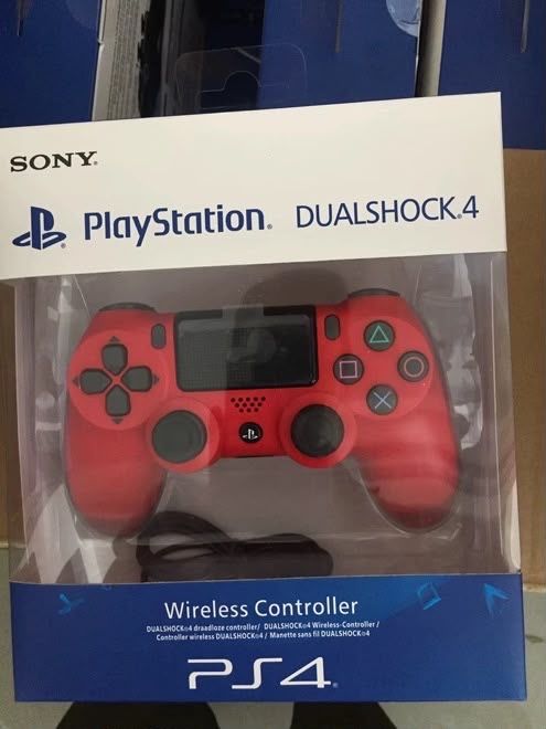 Pad do konsoli PS4 czerwony