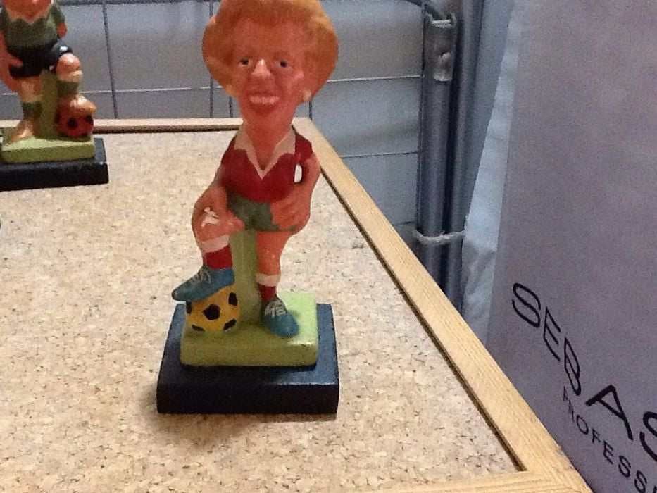 (F) Famous Football Statues