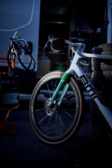 Komplet kół DT Swiss GRC 1100 Carbon 700C CL 50mm 12x100/142mm