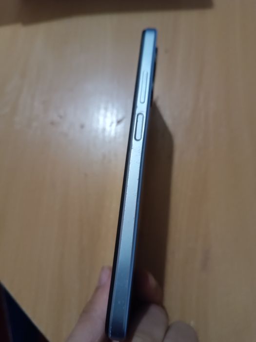 Телефон oppo a17 (CPH2477)