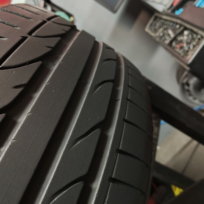 235/40/19 XL Sprzedam parę opon letnich Bridgestone