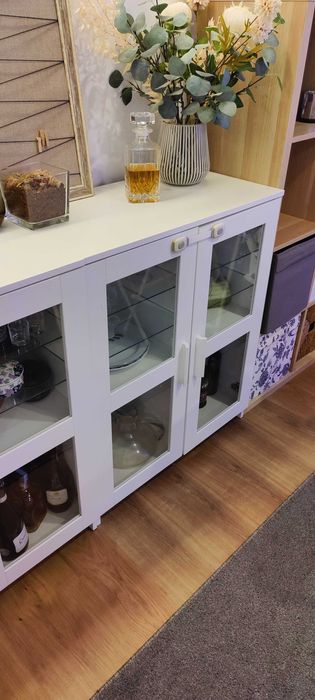 2 Aparadores de vidro e branco ikea