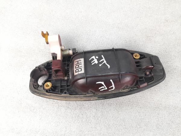 Puxador porta frente esquerda HYUNDAI Santa Fé I (SM)