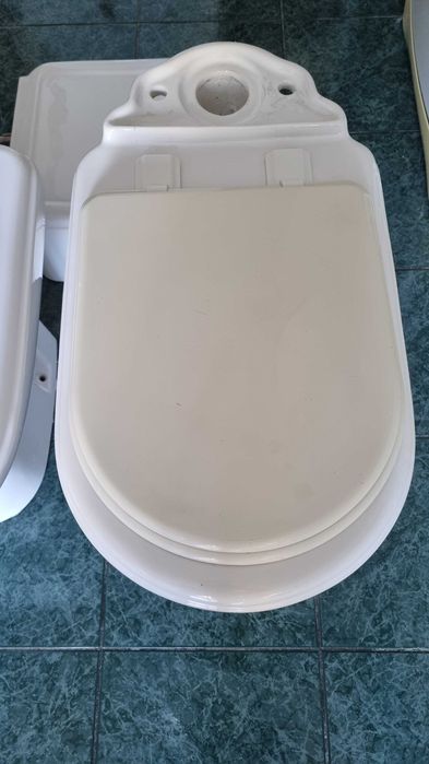 Bidé clássico usado em ótimo estado (com sanita de oferta)
