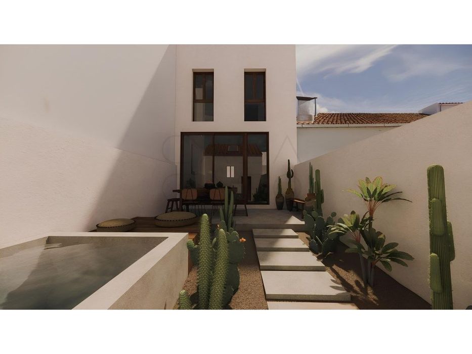 Moradia para Reconstruir com Projeto para aprovação, no Coração de ...