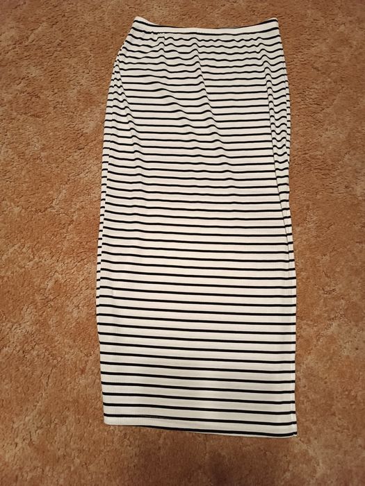 Miękka długa spódnica w paski