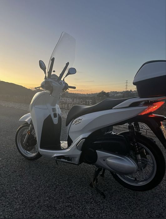 Honda SH 300i Scooter