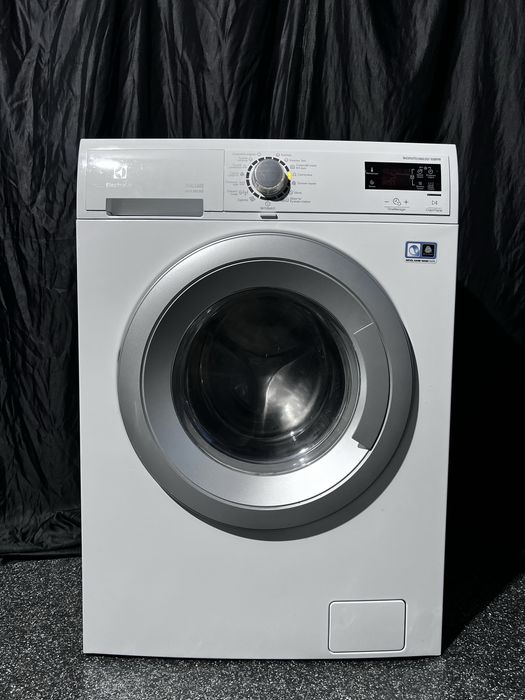 8+4 кг 1600 об с сушкой инверторная стиральная машина ELECTROLUX. Доставка бесплатно