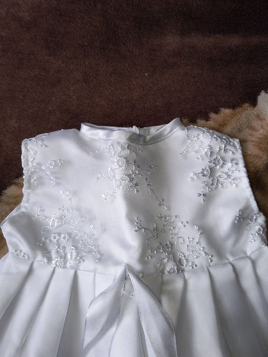 Sukieneczka do chrztu