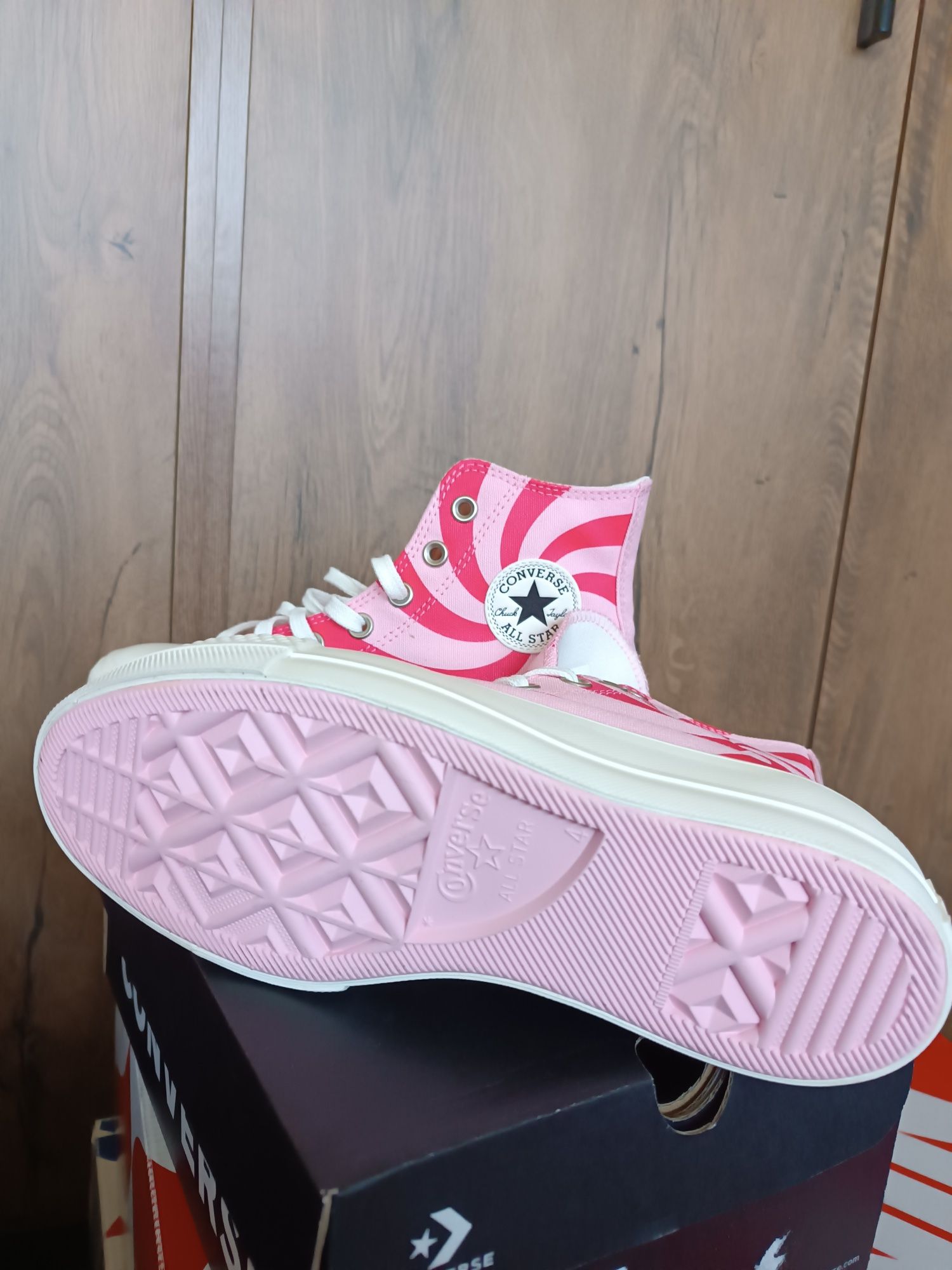 Nowe Converse rozmiar 36.5 Mosty OLX.pl