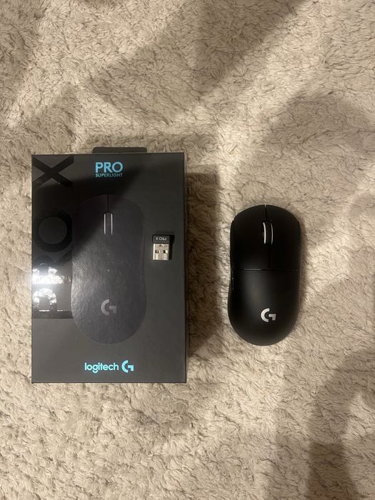 Logitech G Pro X Superlight + podkładka Logitech G - lekko używane