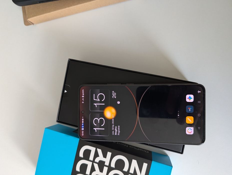 One Plus Nord 4 . Telefon+ akcesoria