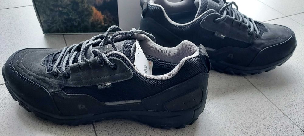 Calçado de montanha ou caminhada muito confortáveis