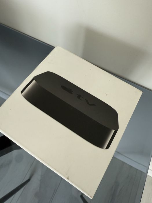 Apple TV приставка для телевізору