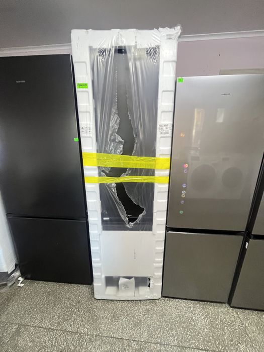 Холодильник для вмонтування Samsung