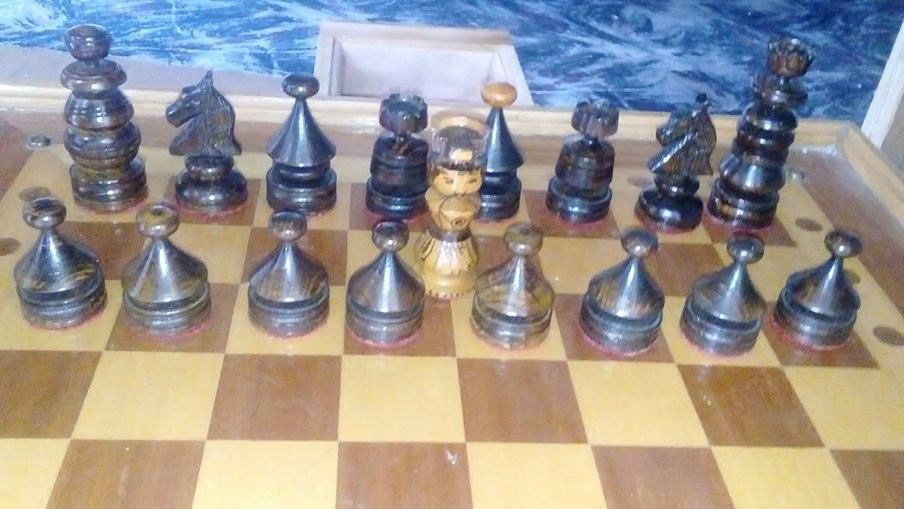 szachy drewniane