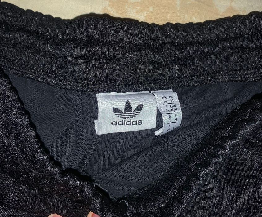 Calças da adidas ótimo estado