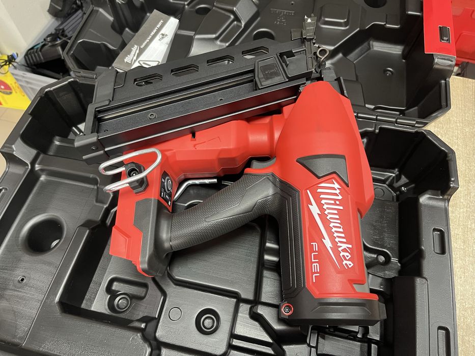 Milwaukee M18 FDN / нейлер Мілвокі для цвяхів до 92мм