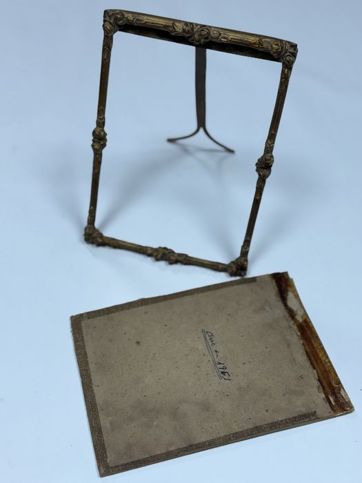 Moldura antiga em cobre com banho dourado (c. 1951)