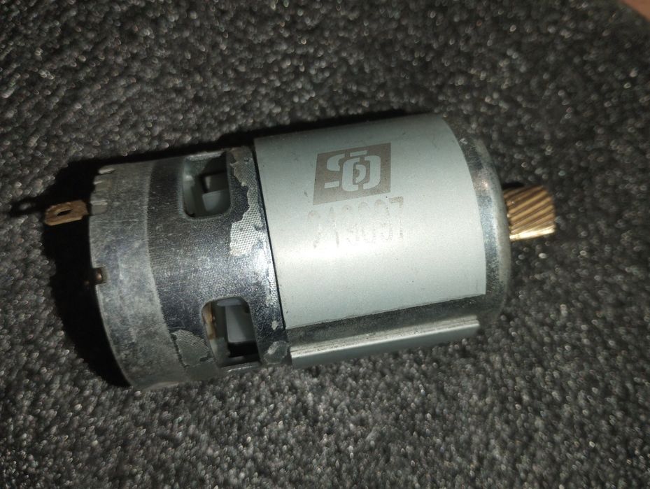 Мотор електроручніка БМВ новий!