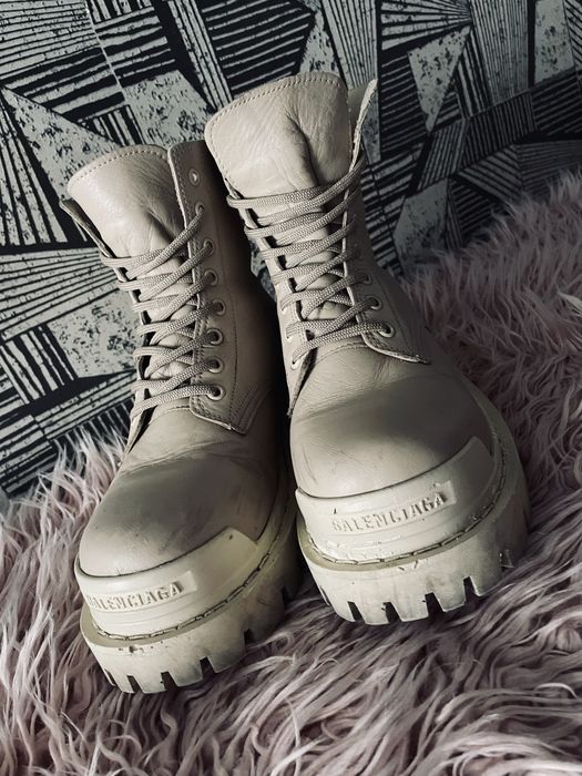 Брутальные ботинки бутсы на термополкладке Balenciaga Strike Boots.