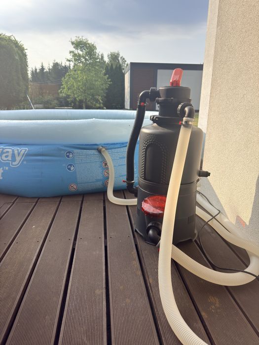 Basen rozporowy z pompą