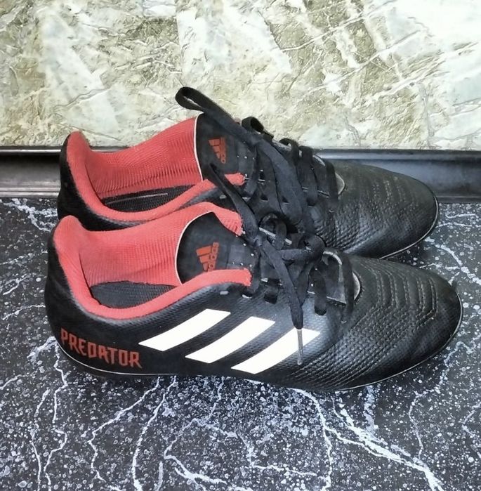 Дитячі бутси, Adidas