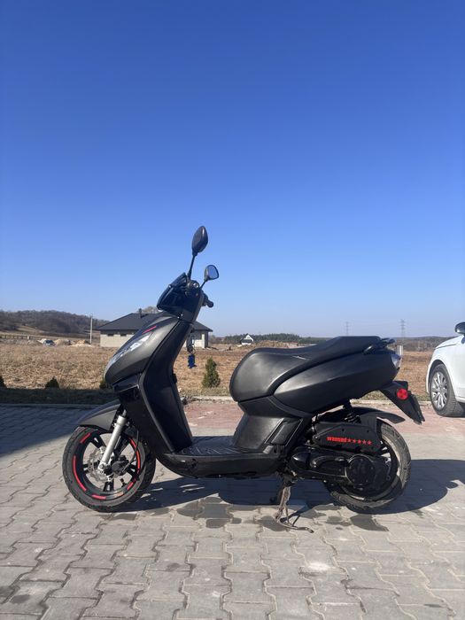 Skuter Peugeot Kisbee