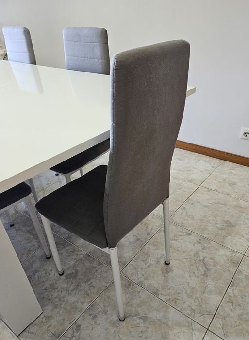 6 cadeiras cinzas