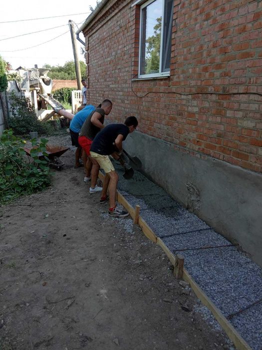 Бетонные работы. Фундамент/Площадки/Дворы/Отмостки. - Будівельні ...
