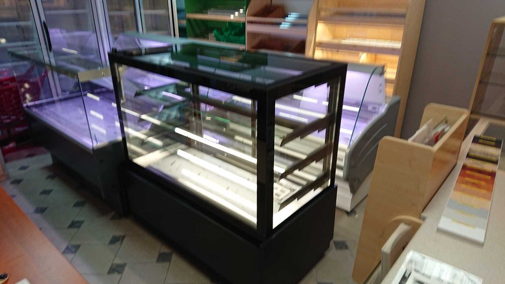 Witryna cukiernicza lada chłodnicza 144 ciastkarka Nowa od ręki