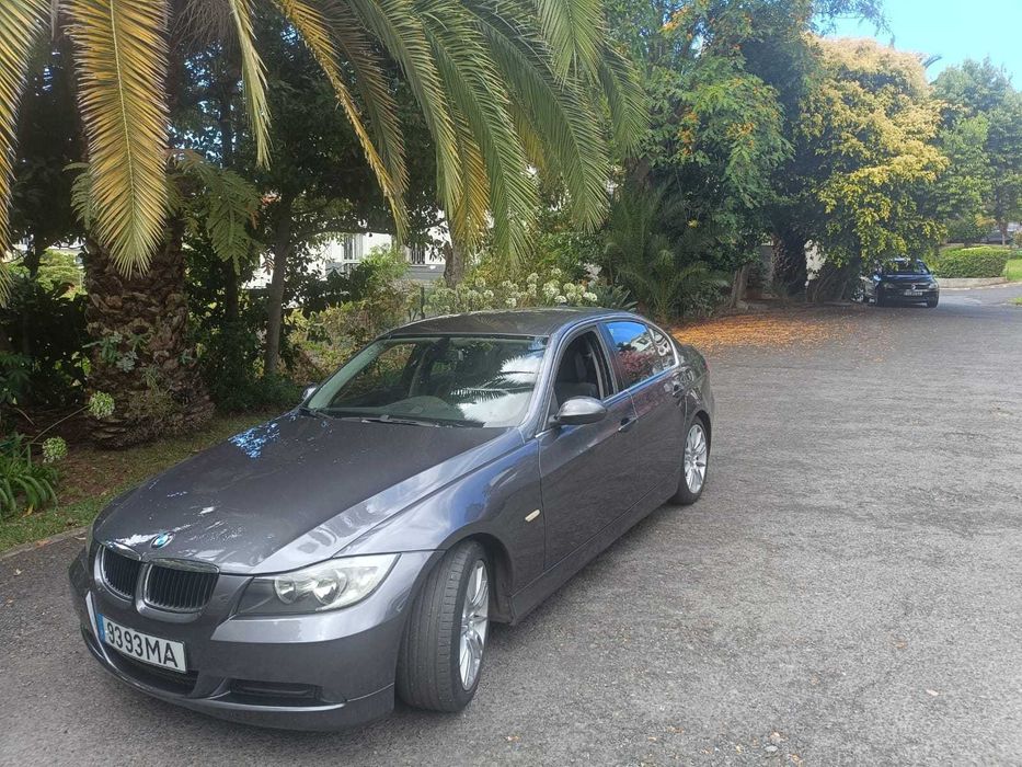 Vendo maravilhoso automóvel BMW impecável