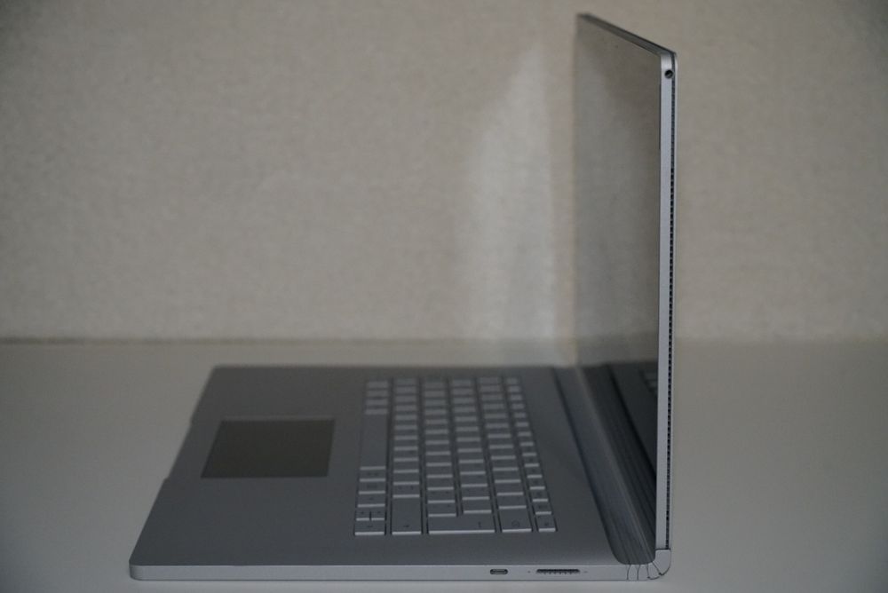 Surface Book 3 16″ i7, 16GB RAM,1660Ti,256GB • Como Novo + Dockstation