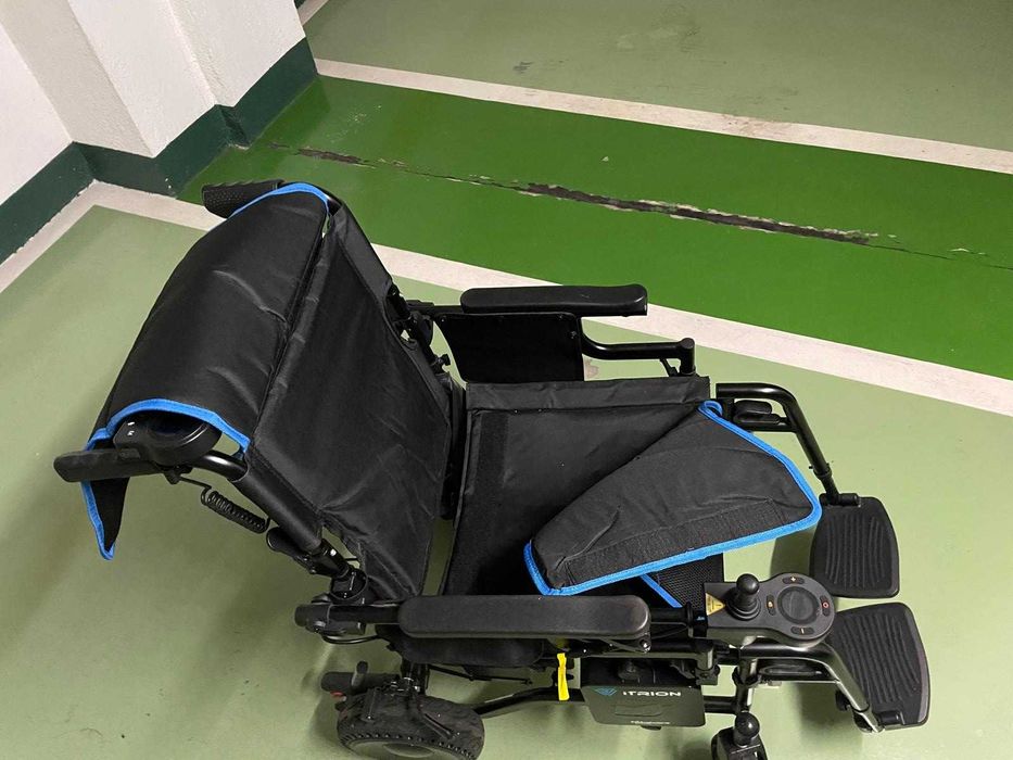 Cadeira de rodas elétrica