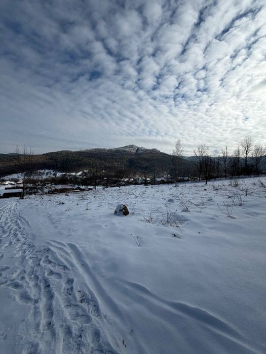 Продається земельна ділянка з краєвидом на гори