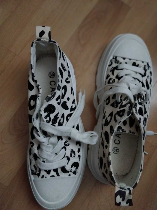 Tenisówki w panterke wysoka platforma  rozm.39 Nowe