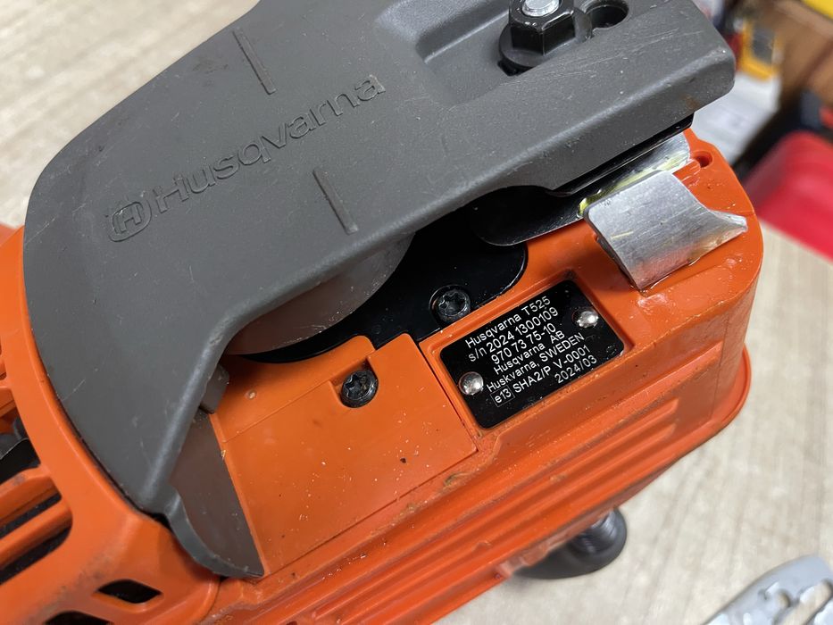 Husqvarna T525 / професійна одноручна пила Хускварна