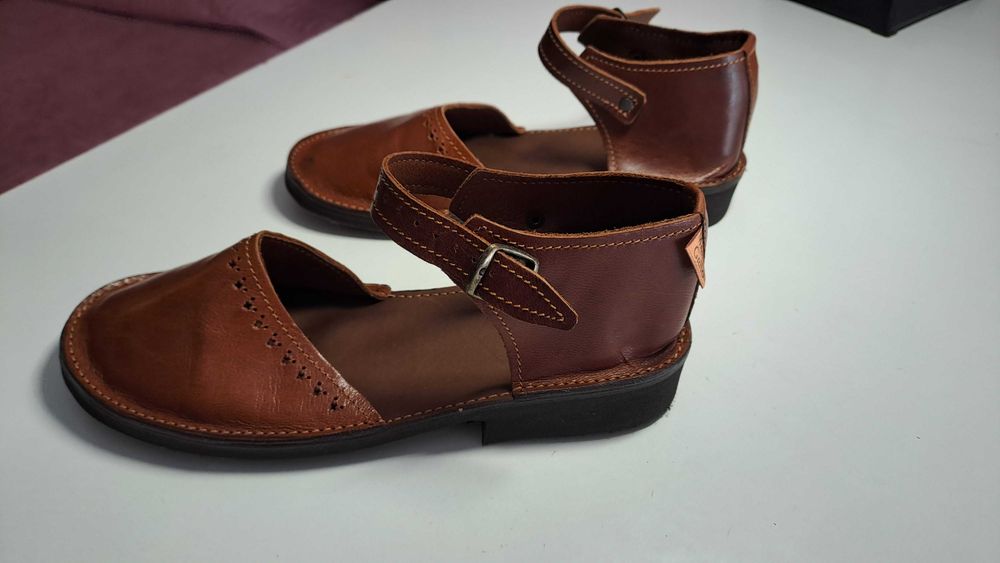 Sandálias fechadas