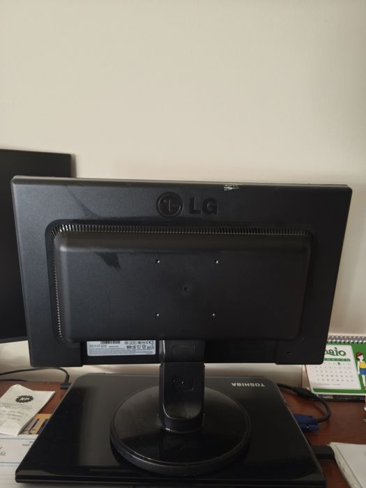 Ecrã LG Faltron 19 polegadas504089800711219201